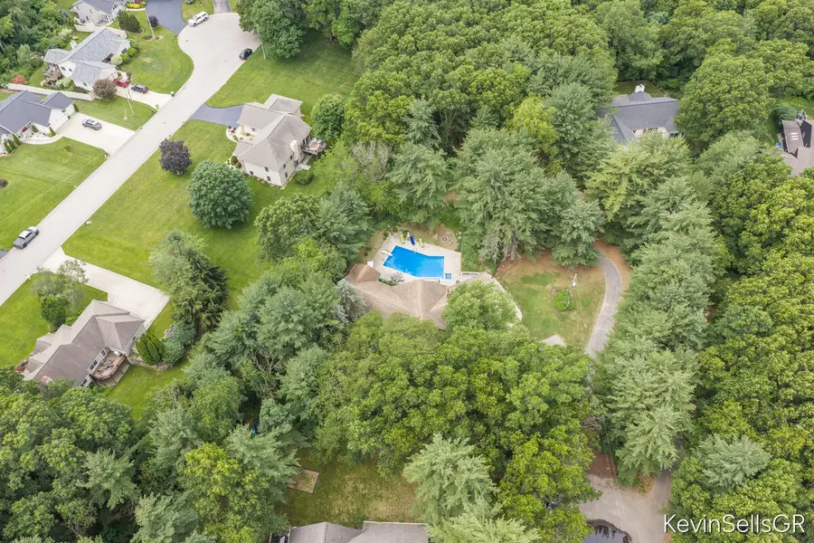 7710 Cascade Pines Drive SE, Cascade, MI 49546 - #3