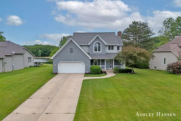 7260 Loma Linda Drive NE, Rockford, MI 49341