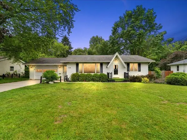 728 N Stewart Avenue, Fremont, MI 49412