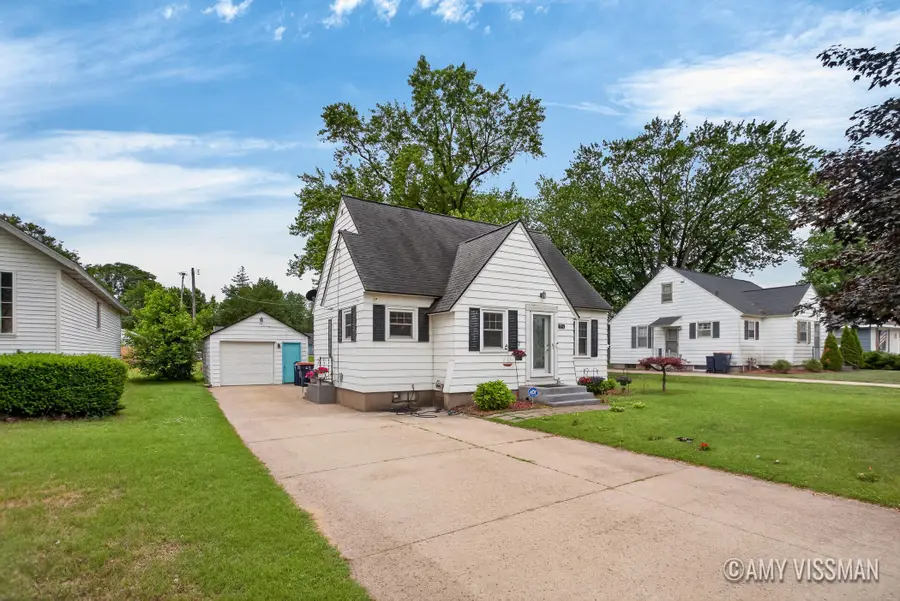 196 E 34th Street, Holland, MI 49423 - #3