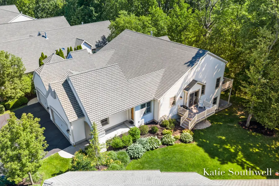 588 Enclave Court SE Unit: 20, Grand Rapids, MI 49546 - #2