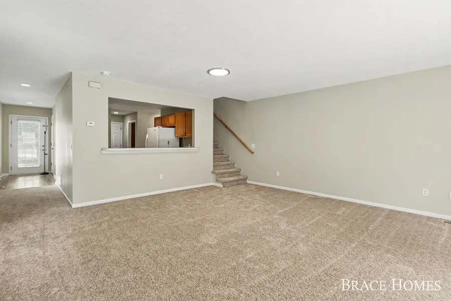 1776 Grand Court NE, Grand Rapids, MI 49525 - #3
