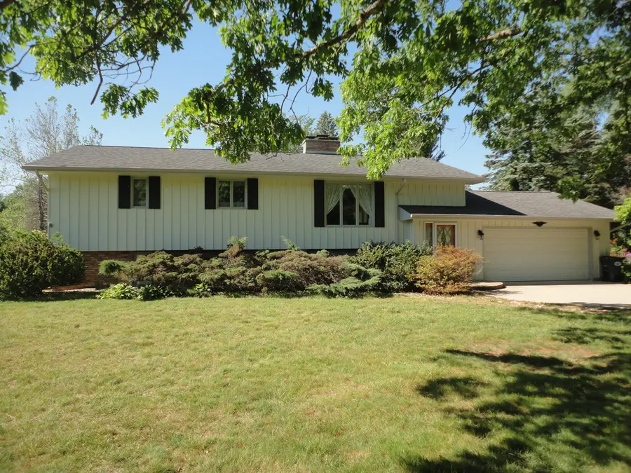 8711 Riverbend Drive, South Haven, MI 49090 - #2