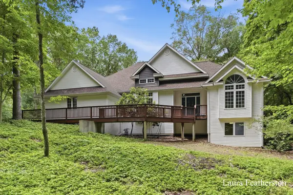 2291 Burton Pines Drive SE, GrandRapids, MI 49546