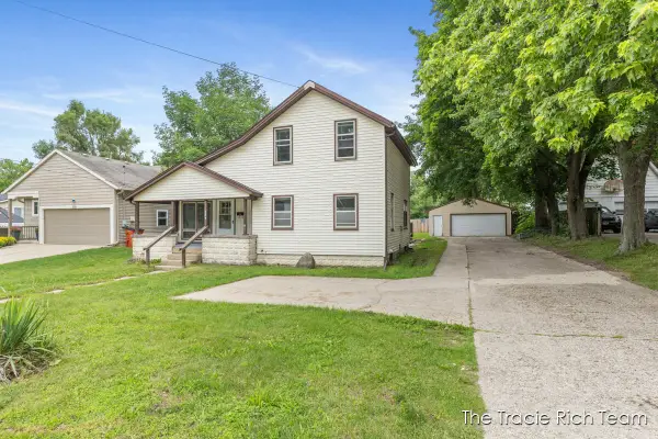 227 E Division Street NE, Rockford, MI 49341
