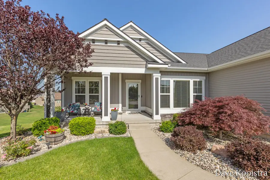 1011 Dreamfield Drive SE, Byron Center, MI 49315 - #2