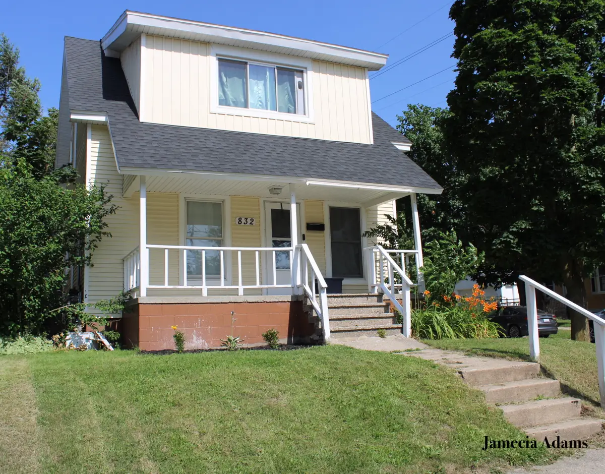 832 College Avenue NE, Grand Rapids, MI 49503 - #1
