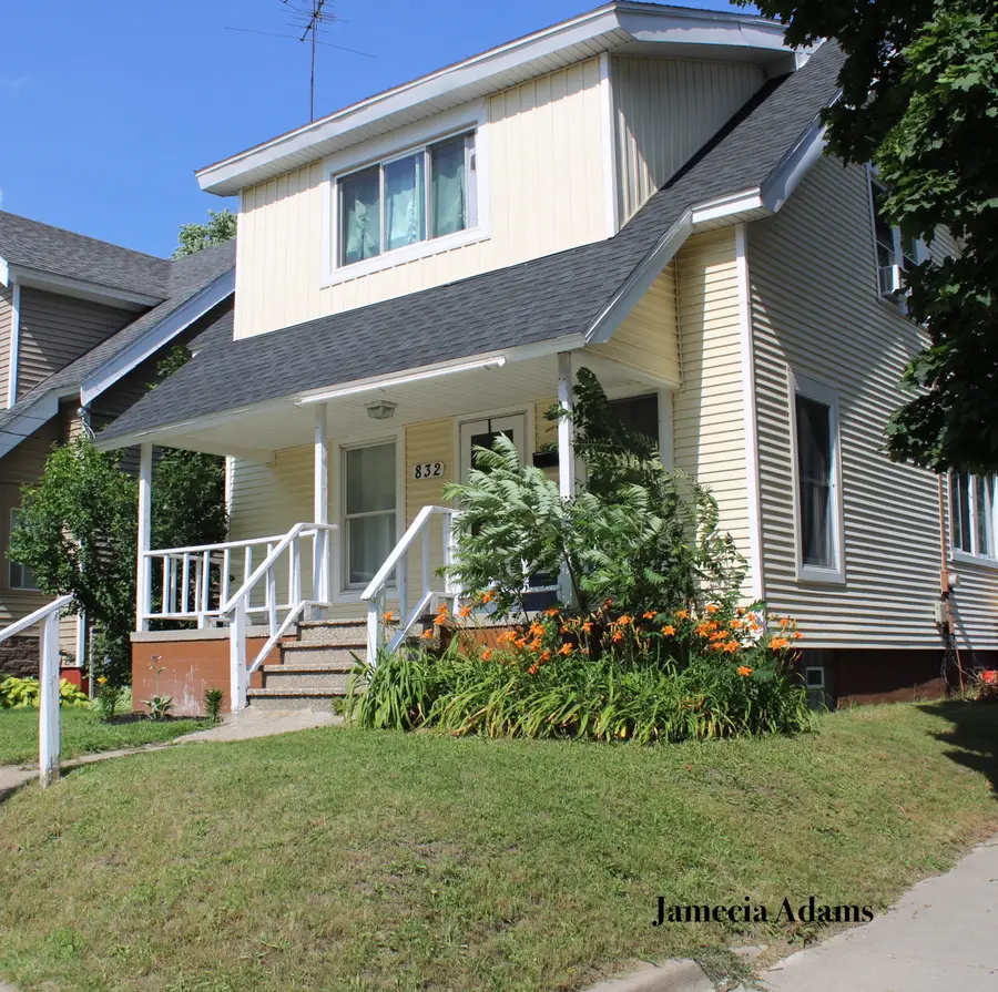 832 College Avenue NE, Grand Rapids, MI 49503 - #2