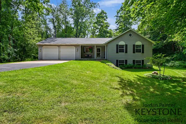 58 Sagamore Trail SE, Lowell, MI 49331