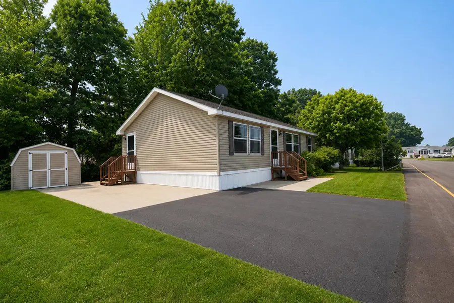 530 E Rainbow Road, Newaygo, MI 49337 - #2