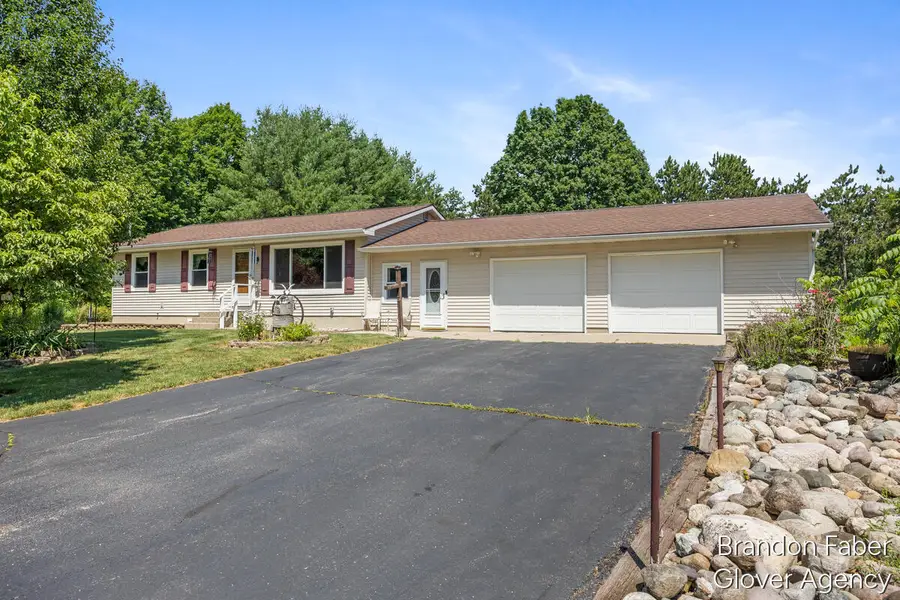 6660 Vinton Avenue NW, Alpine, MI 49321 - #2