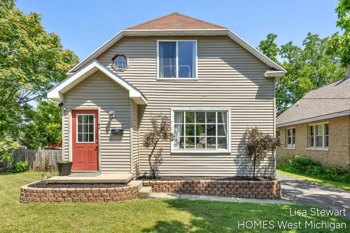 1131 Crescent Street NE, Grand Rapids, MI 49503 - #1