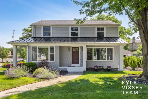 2412 Lake Drive SE, EastGrandRapids, MI 49506