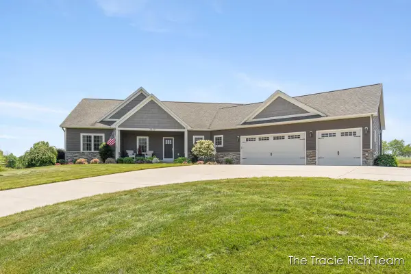 5930 12 Mile Road NE, Rockford, MI 49341