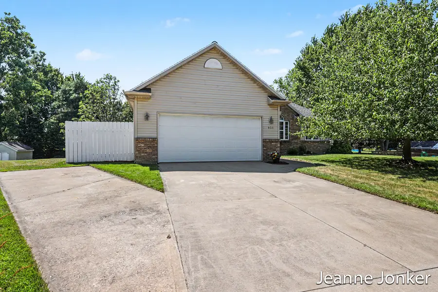 931 Sunset Hills Avenue NW, Grand Rapids, MI 49534 - #3