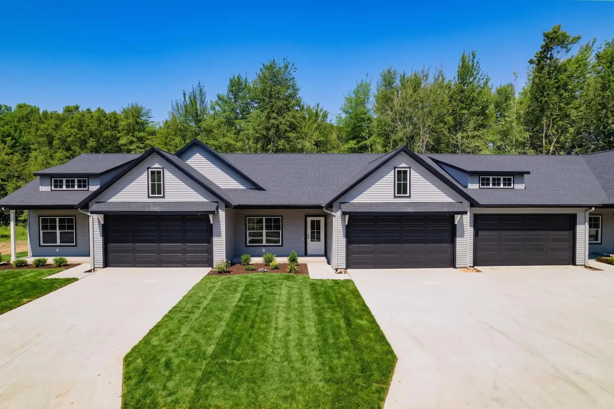 17428 Ridge Avenue, Ferrysburg, MI 49456 - #1