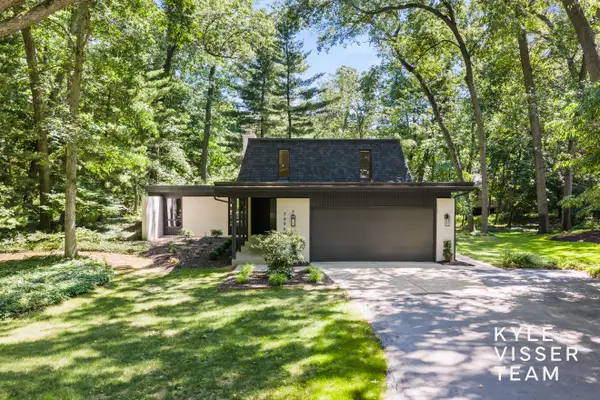 7496 Leyton Drive SE, Ada, MI 49301