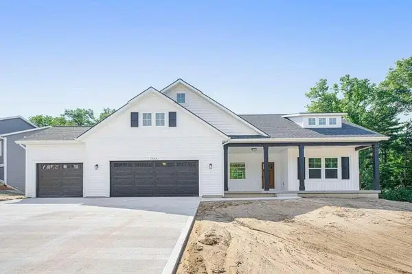 9689 Saint Ives Drive, Stanwood, MI 49346