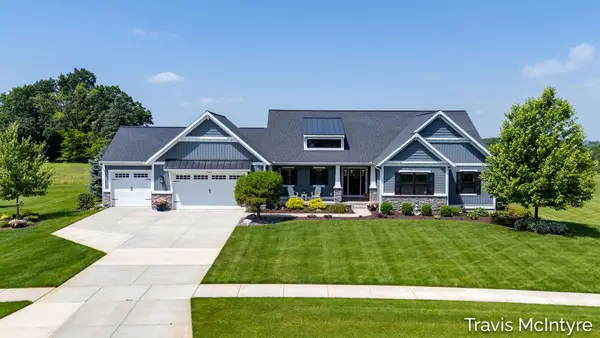 9063 Sterling Hills Drive NE, Rockford, MI 49341