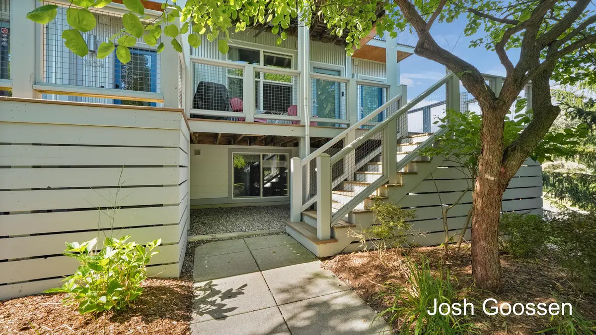 2106 Celadon Drive NE Building: L Unit: 34, Grand Rapids, MI 49525 - #1