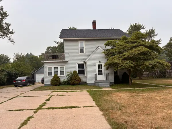 8245 Cottonwood Drive, Jenison, MI 49428