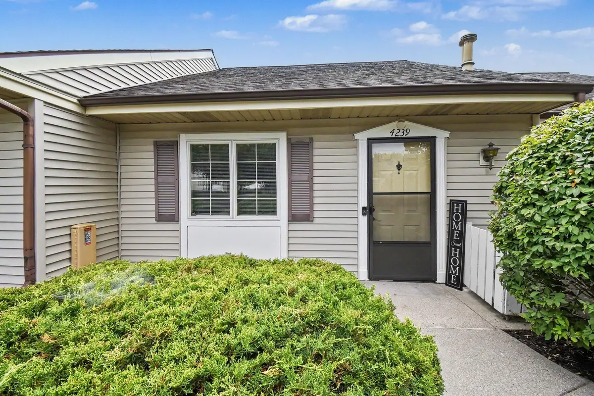 4239 SE Eastcastle Court SE Building: -, Grand Rapids, MI 49508 - #1