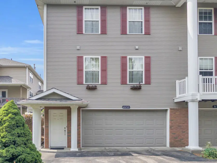 8450 N Center Park Drive SW Building: 4 Unit: 11, Byron, MI Yes - #2