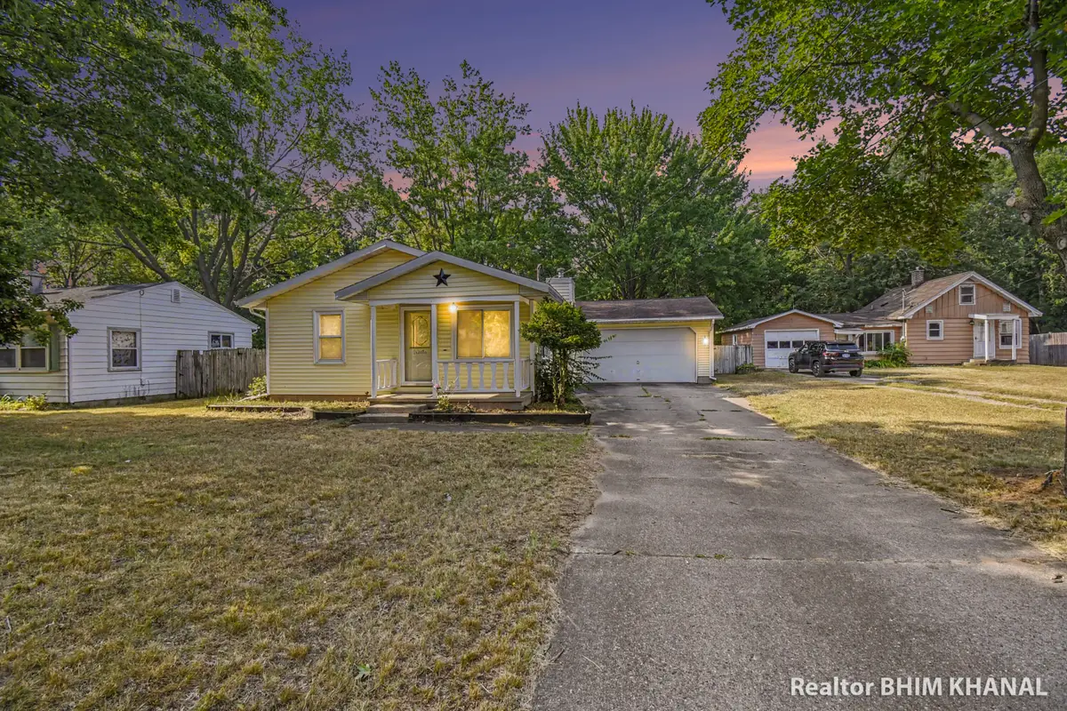 102 Sluyter Street SE, Grand Rapids, MI 49548 - #1