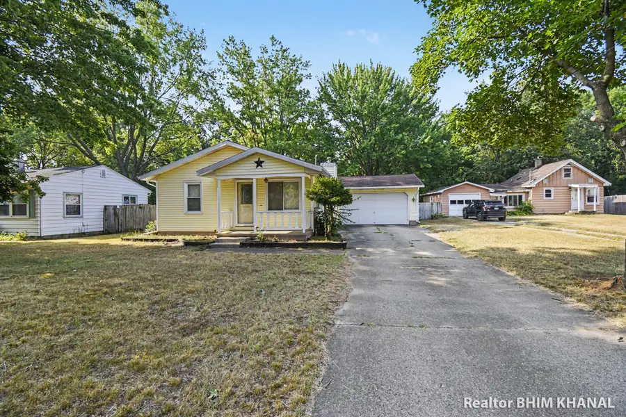 102 Sluyter Street SE, Grand Rapids, MI 49548 - #2