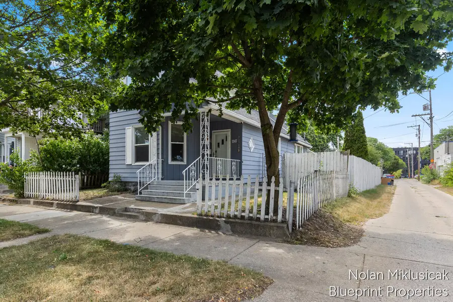 1147 Jennette Avenue NW, Grand Rapids, MI 49504 - #2