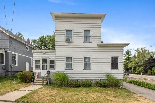 852 Leonard Street NE, GrandRapids, MI 49503