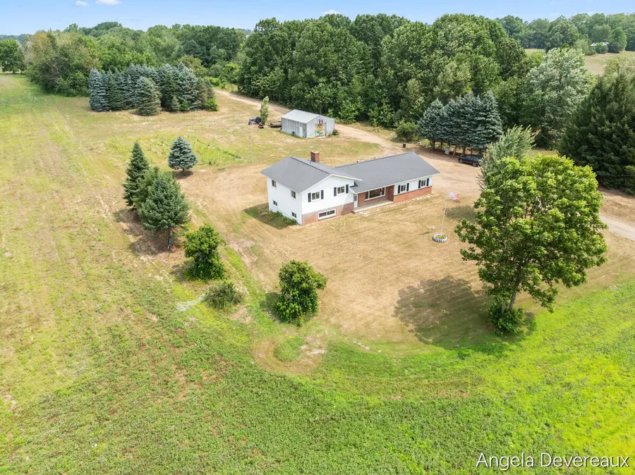 2637 17 Mile Road, Tyrone, MI 49330 - #2