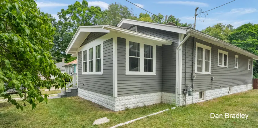 3056 Effie Place NE, Grand Rapids, MI 49505 - #3
