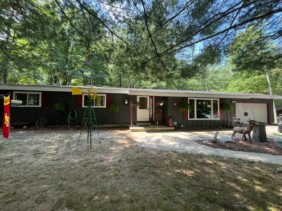 9675 Pere Marquette Drive, Stanwood, MI Yes - #2