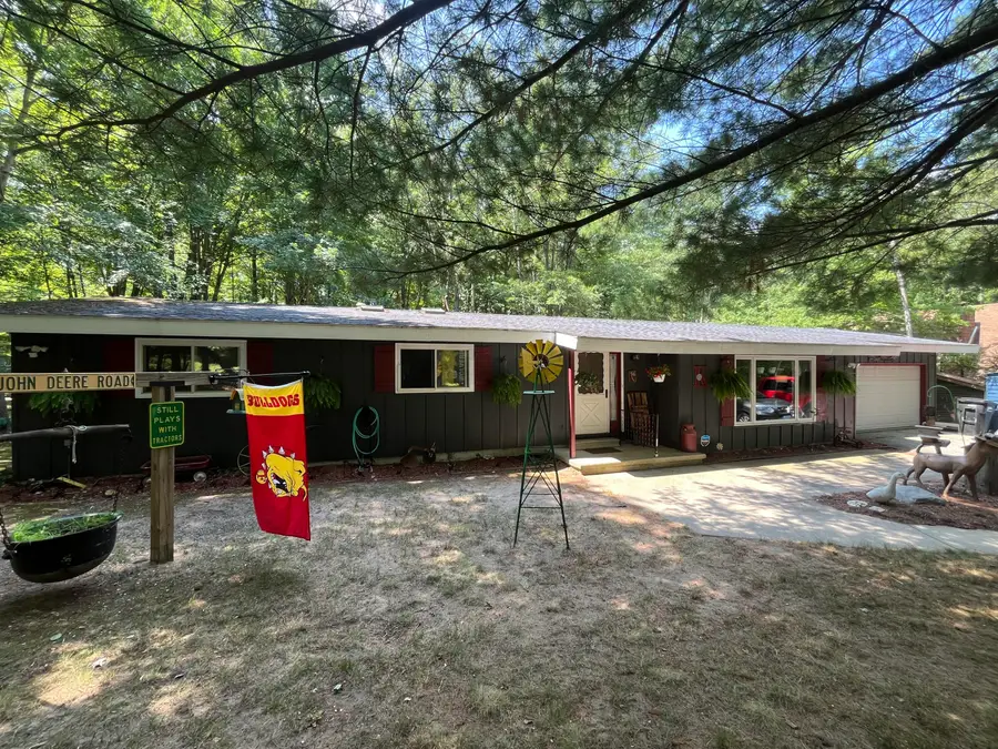 9675 Pere Marquette Drive, Stanwood, MI Yes - #3