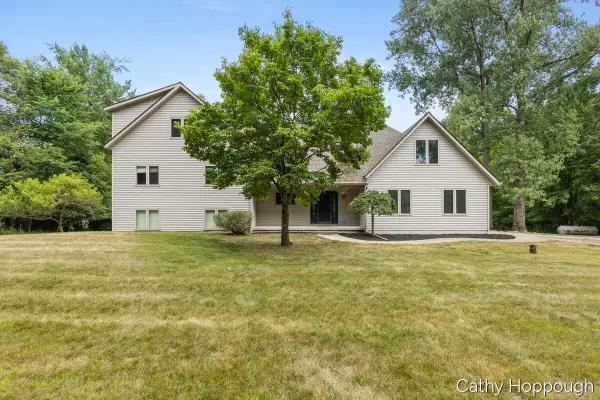 8687 River Run Trail, Greenville, MI 48838