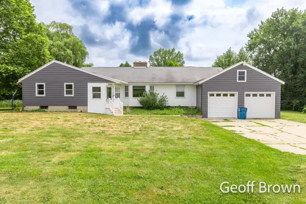 16490 8th Avenue, Marne, MI 49435