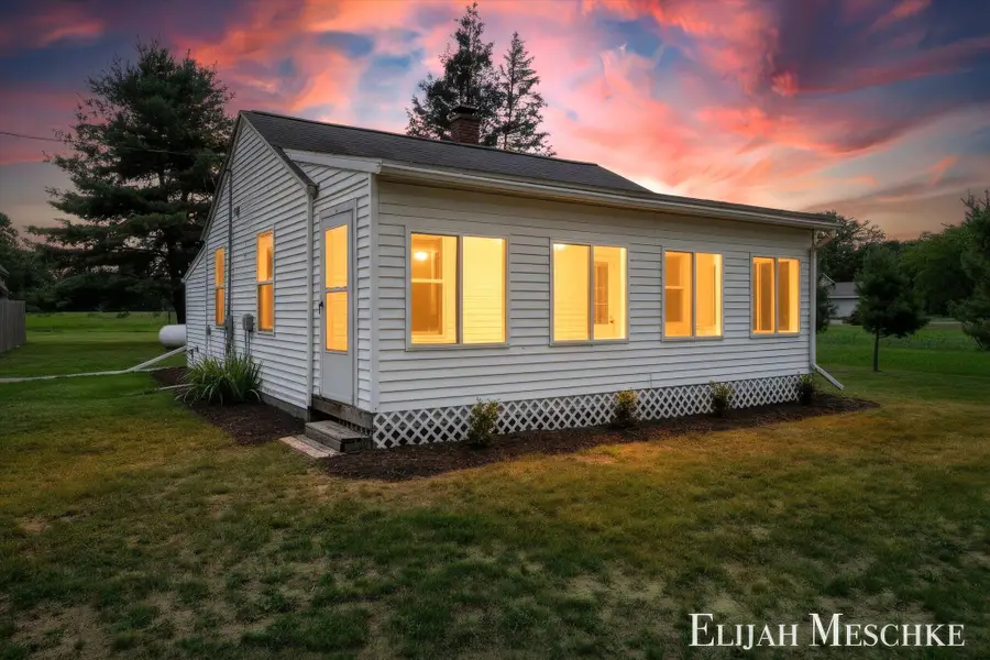 16217 130th Avenue, Nunica, MI 49448 - #2