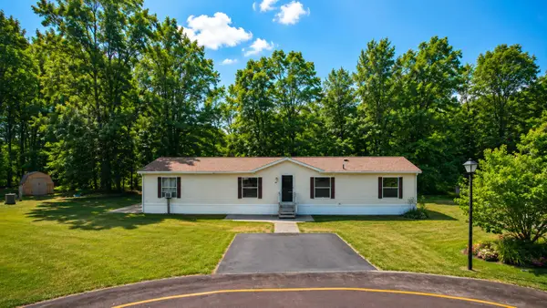 513 E Rainbow Road, Newaygo, MI 49337
