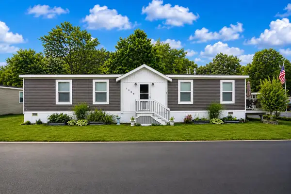 1238 Ashbrook Street NE, Belmont, MI 49306