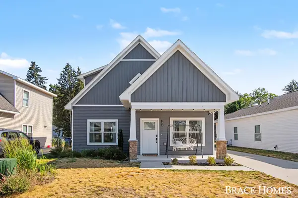 1808 Robinson Street, GrandHaven, MI 49417