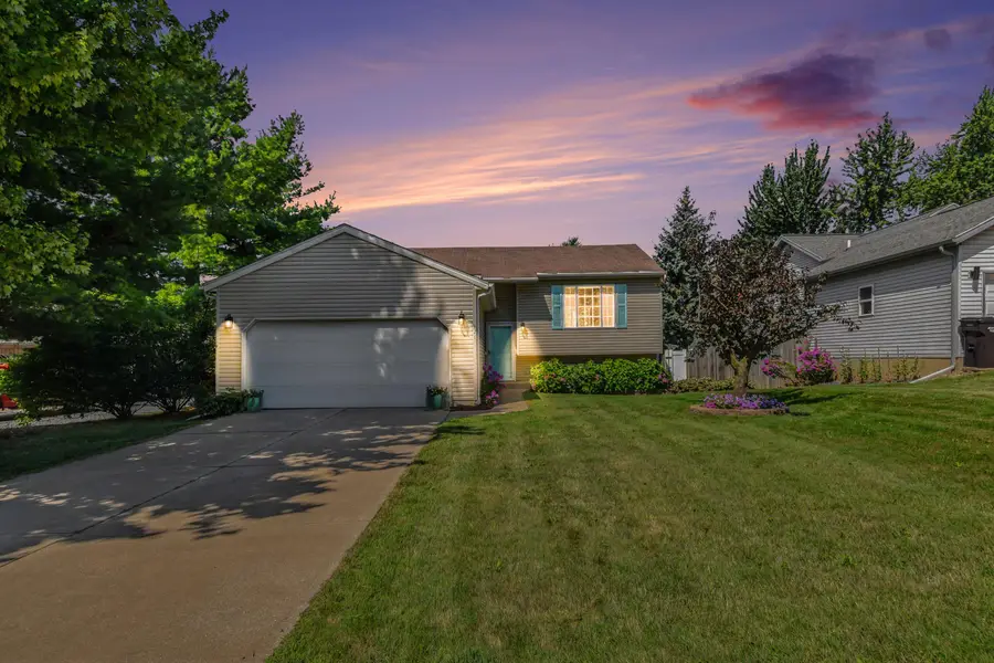 421 Macomb Avenue NW, Walker, MI 49534 - #2