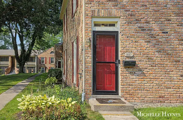 1857 Georgetown Drive SE Building: 2 Unit: 16, GrandRapids, MI 49506