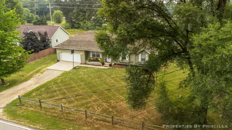 333 W Allen Street, Newaygo, MI 49337 - #3