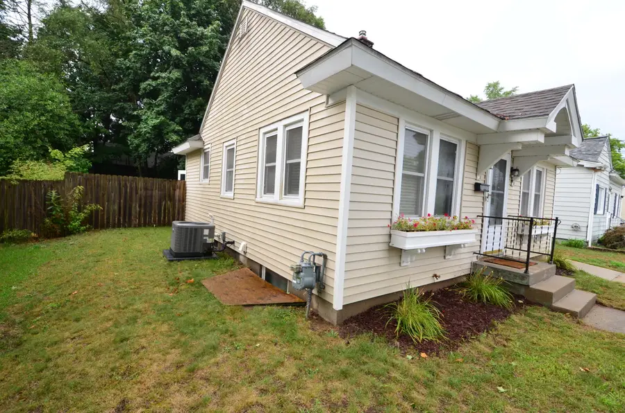 1129 Hollywood Street NE, Grand Rapids, MI 49505 - #2