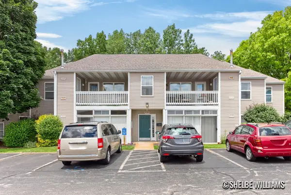 3065 Poplar Creek Drive SE Unit: 104, GrandRapids, MI 49512