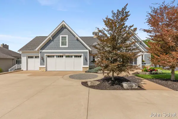 8769 Cedar Lake Drive, Jenison, MI 49428