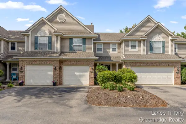 3745 Old Elm Drive SE Building: 2 Unit: 7, Kentwood, MI 49512