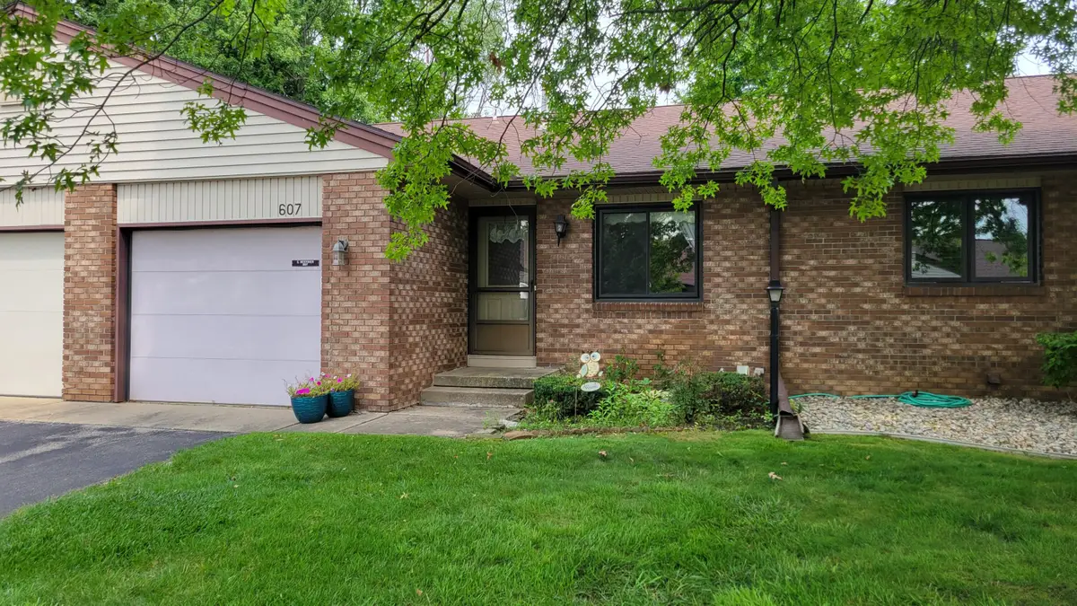 607 Gardenview Drive SW Building: 27 Unit: 131, Cutlerville, MI 49315 - #1
