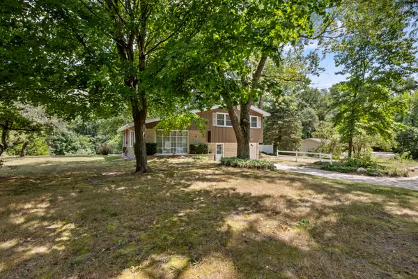 10426 Douglas Avenue, Plainwell, MI 49080
